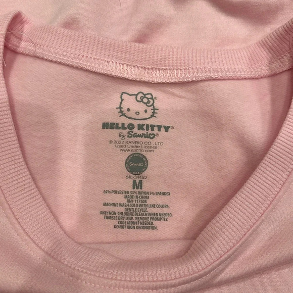 Hello Kitty Sanrio Pink Graphic Crewneck Sweatshirt Pullover Kawaii Size Medium - Picture 7 of 7
